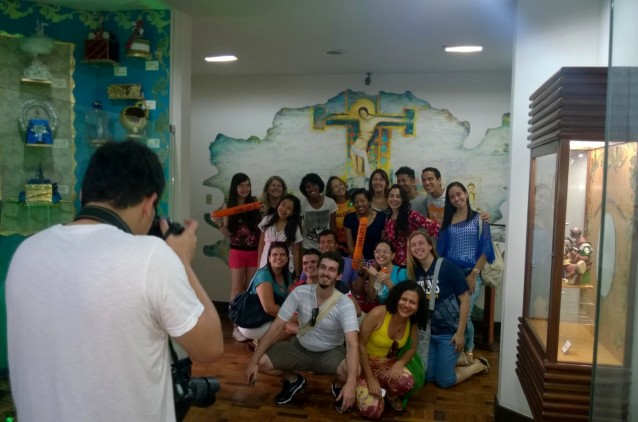 Jovens da Comunidade Católica Shalom visitam a obra do Anjo Bom do Brasil