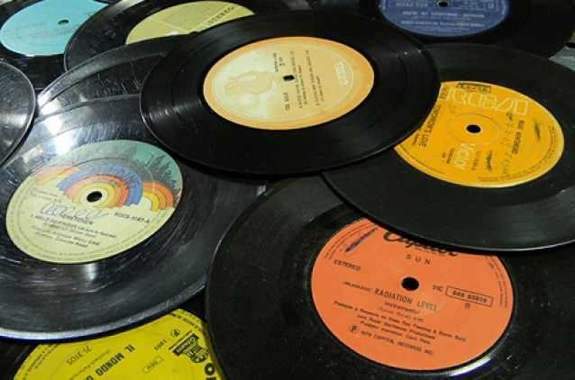 Centro de Convivência e CATA lançam campanha para arrecadação de discos de vinil