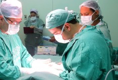 Obras Irmã Dulce lançam pedra fundamental de nova sala cirúrgica 