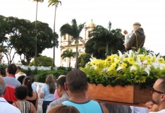 Domingo de procissão em homenagem a Santo Antônio