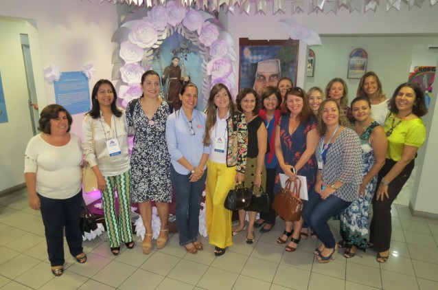 Integrantes da rede Amigas de Dulce  visitam Memorial dedicado ao Anjo Bom