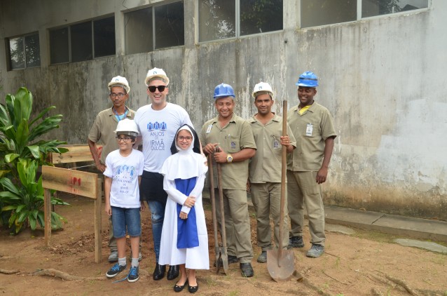 Ator Paulo Gustavo visita OSID e dá largada às obras da Unidade Dona Dulce