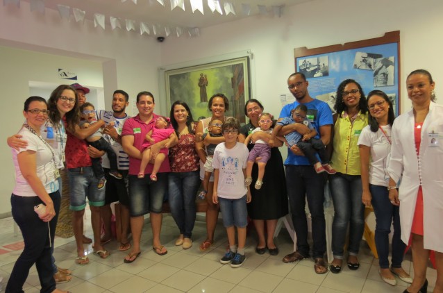 Voluntário mirim da OSID realiza campanha e doa óculos para crianças com microcefalia 