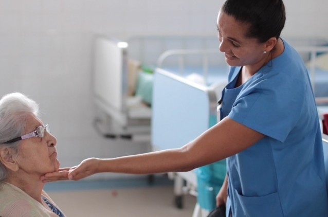 Obras Irmã Dulce estão com inscrições abertas para Curso de Cuidador de Idosos