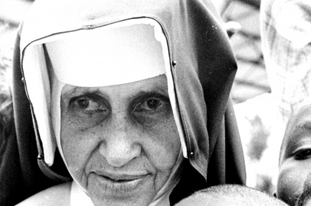 Missa solene, celebração dedicada aos romeiros e caminhada marcam Festa em honra a Irmã Dulce Missa solene, celebração dedicada aos romeiros e caminhada marcam Festa em honra a Irmã Dulce