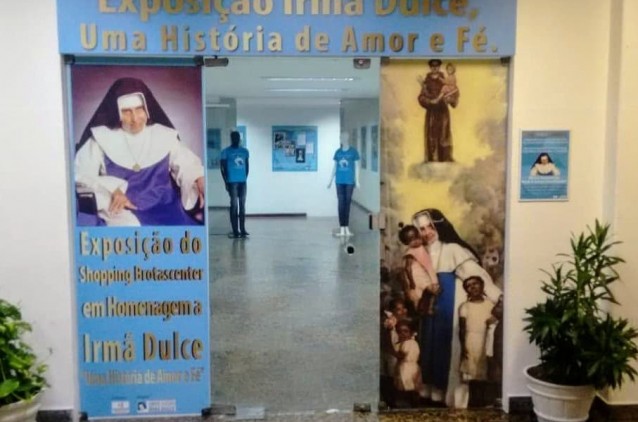 Exposição no Shopping Brotascenter homenageia Canonização de Irmã Dulce 