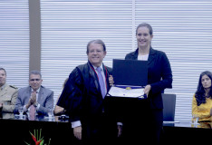 Maria Rita é homenageada pelo Tribunal Regional Eleitoral da Bahia 