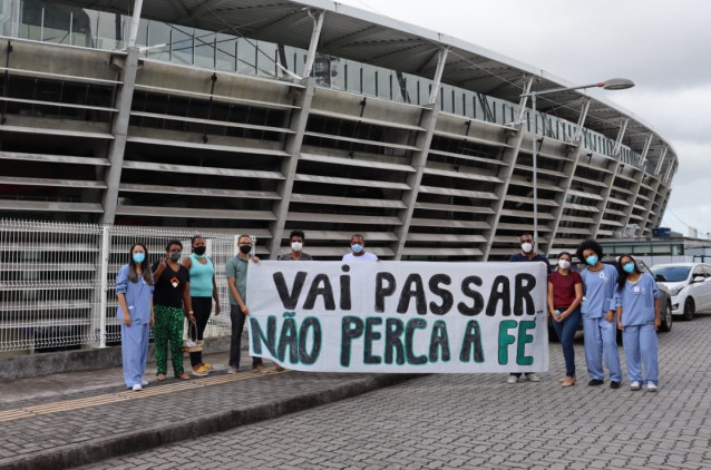 Profissionais do Hospital de Campanha Arena Fonte Nova recebem homenagem Profissionais do Hospital de Campanha Arena Fonte Nova recebem homenagem