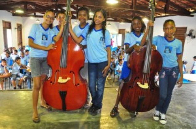 CESA recebe instrumentos musicais CESA recebe instrumentos musicais