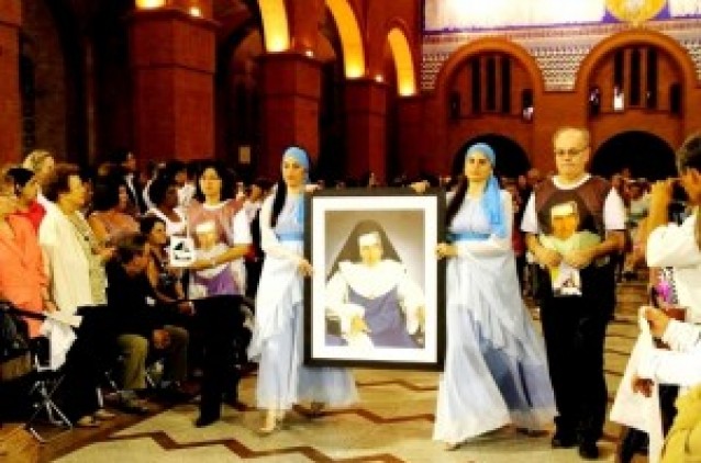 Santuário de Aparecida homenageia Irmã Dulce Santuário de Aparecida homenageia Irmã Dulce