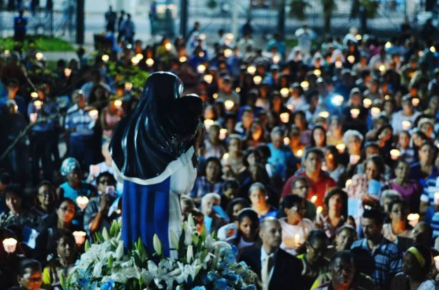 "Salve, salve a Irmã Dulce do amor!" "Salve, salve a Irmã Dulce do amor!"