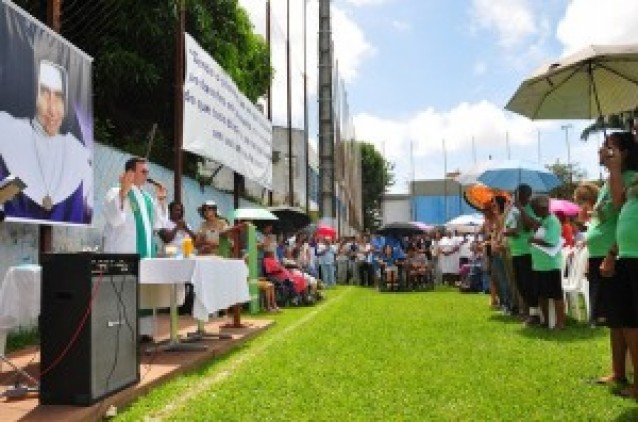 Missa campal marca início da construção da Unidade de Radioterapia das Obras Sociais Irmã Dulce